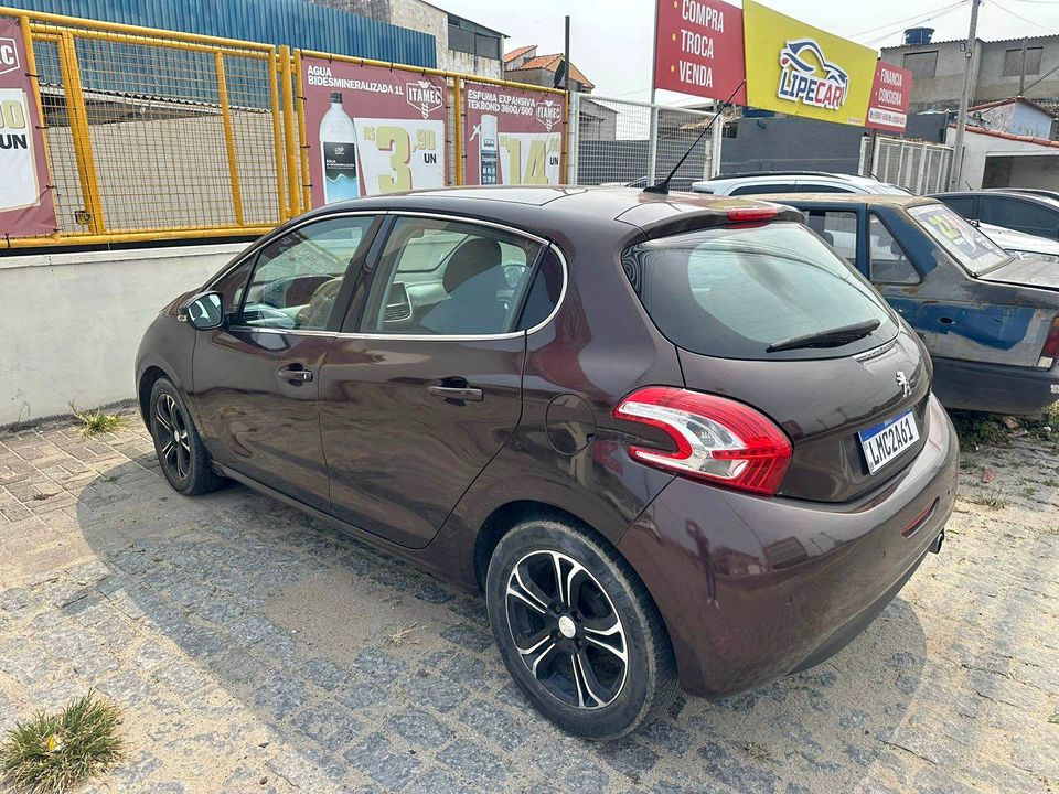 Peugeot 208 2015